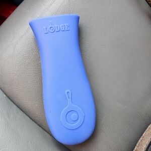 Lodge Blue Silicone Hot Handle Holder